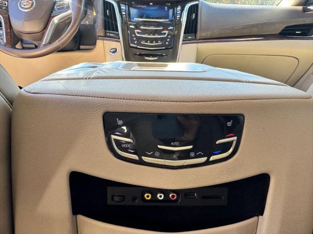 2015 Cadillac Escalade Luxury