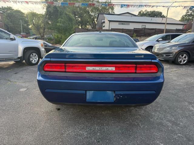 2009 Dodge Challenger SE