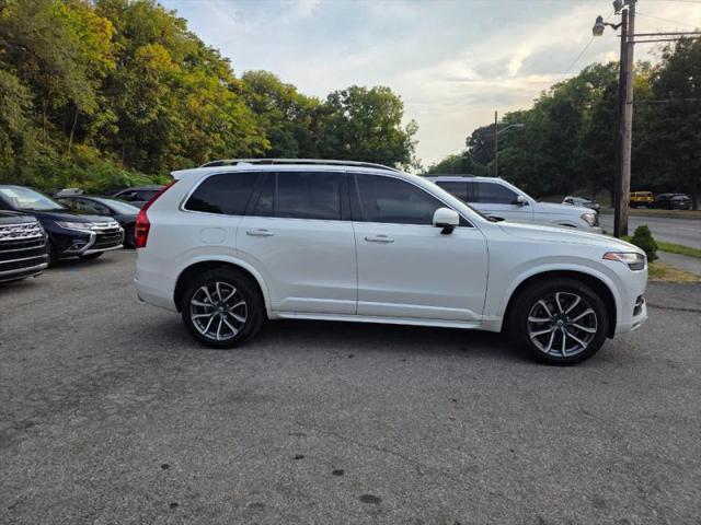 2017 Volvo XC90 T6 Momentum