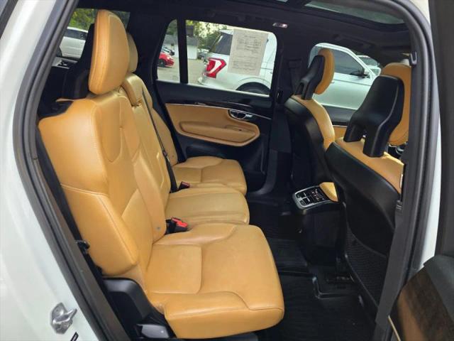 2017 Volvo XC90 T6 Momentum