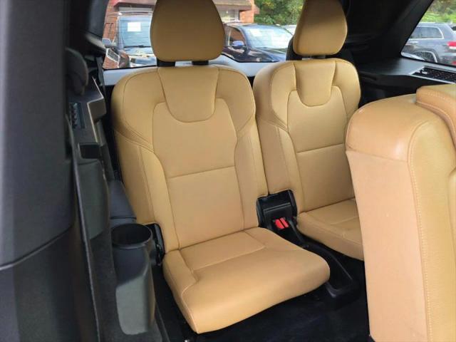 2017 Volvo XC90 T6 Momentum