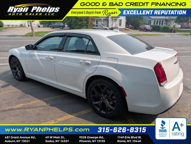 2020 Chrysler 300 Touring