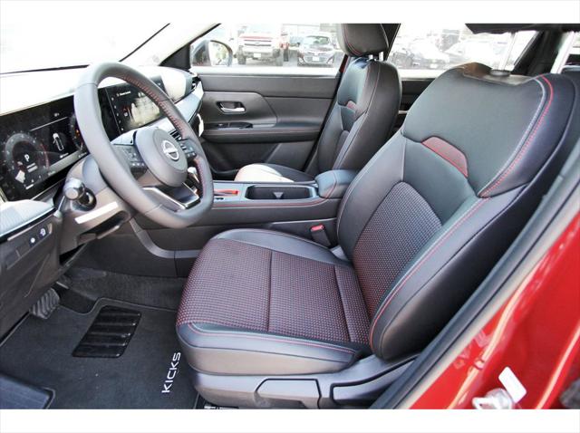 2025 Nissan Kicks SR FWD