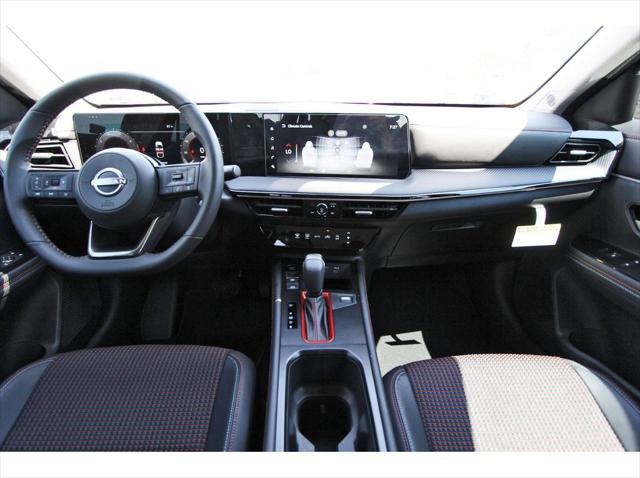 2025 Nissan Kicks SR FWD