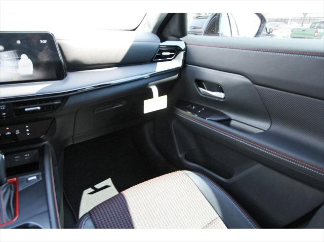 2025 Nissan Kicks SR FWD