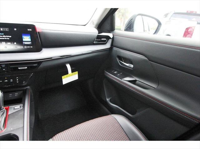2025 Nissan Kicks SR FWD