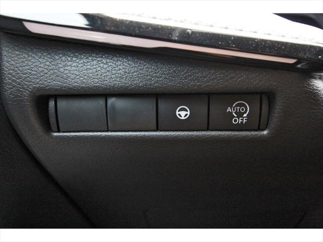 2025 Nissan Kicks SR FWD