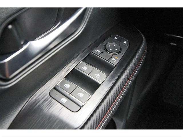 2025 Nissan Kicks SR FWD