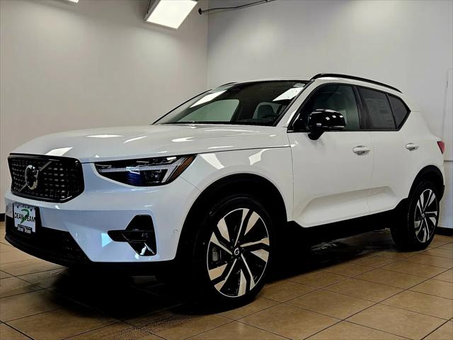 2026 Volvo XC40 Ultra, B5 AWD Gas (mild hybrid), Dark