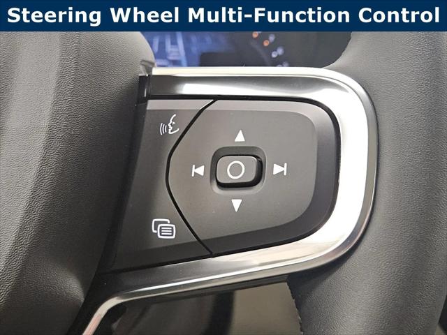 2026 Volvo XC40 Ultra, B5 AWD Gas (mild hybrid), Dark