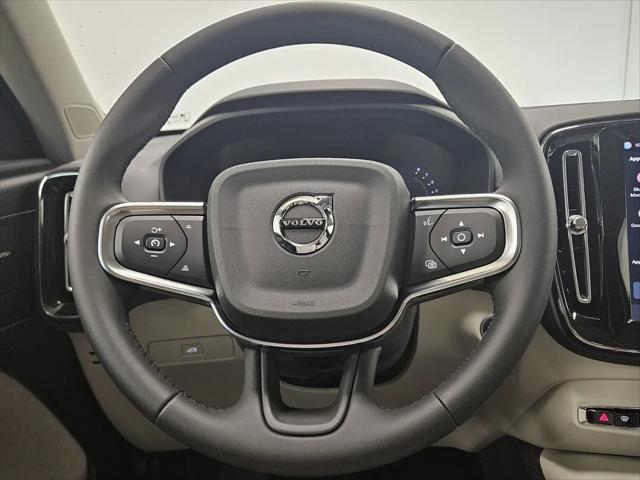 2026 Volvo XC40 Ultra, B5 AWD Gas (mild hybrid), Dark