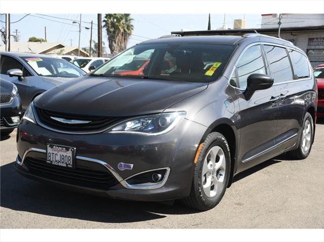 2018 Chrysler Pacifica Hybrid Touring L for sale in Fresno, CA