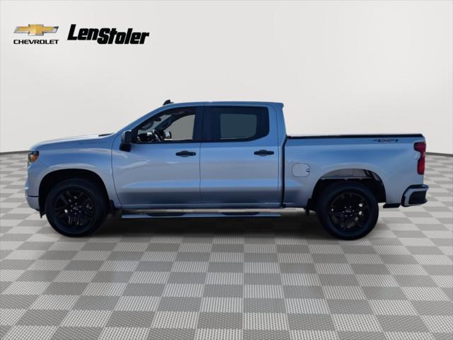 2022 Chevrolet Silverado 1500 4WD Crew Cab Short Bed Custom