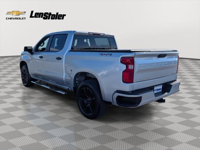 2022 Chevrolet Silverado 1500 4WD Crew Cab Short Bed Custom
