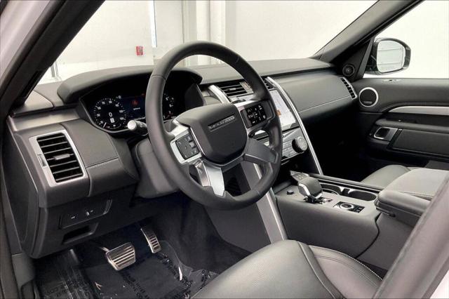 2025 Land Rover Discovery P360 Dynamic SE