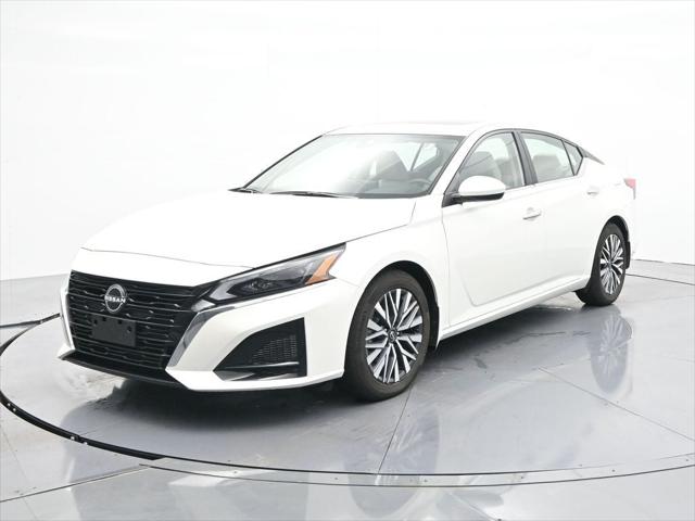 2023 Nissan Altima SV FWD