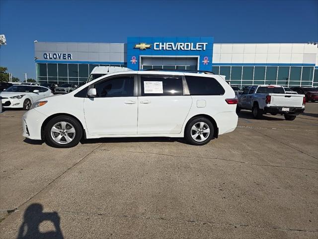 2018 Toyota Sienna LE 8 Passenger