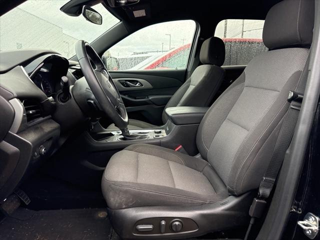 2023 Chevrolet Traverse AWD LT Cloth