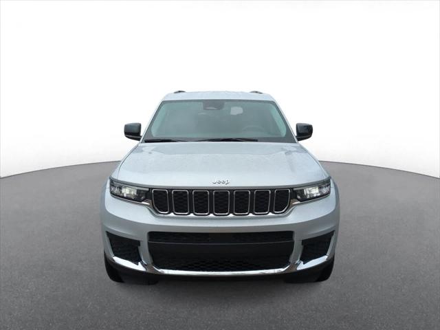 2022 Jeep Grand Cherokee L Laredo 4x4 2022 Jeep Grand Cherokee L Laredo 4x4