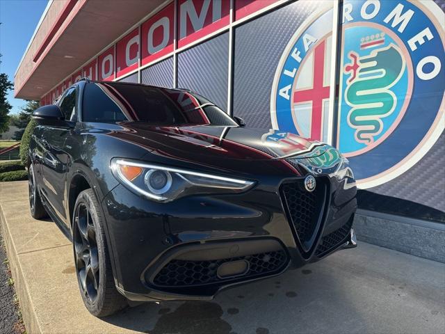 2022 Alfa Romeo Stelvio Veloce Ti AWD 2022 Alfa Romeo Stelvio Veloce Ti AWD