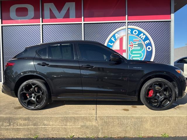 2022 Alfa Romeo Stelvio Veloce Ti AWD 2022 Alfa Romeo Stelvio Veloce Ti AWD