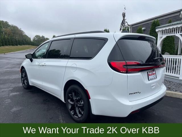 2026 Chrysler Pacifica PACIFICA SELECT AWD