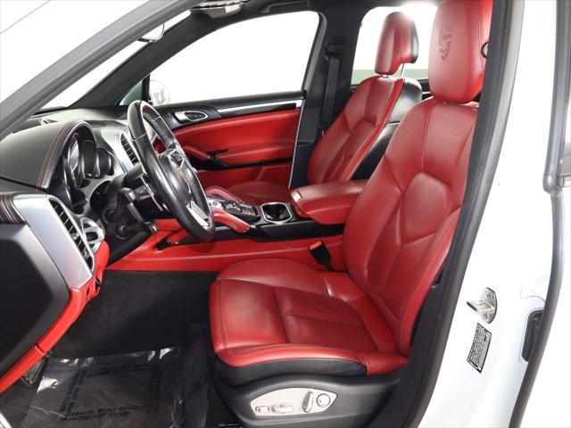 2017 Porsche Cayenne Platinum Edition