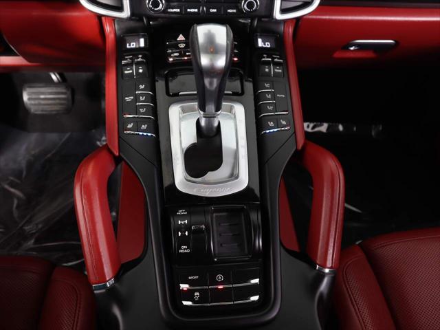 2017 Porsche Cayenne Platinum Edition