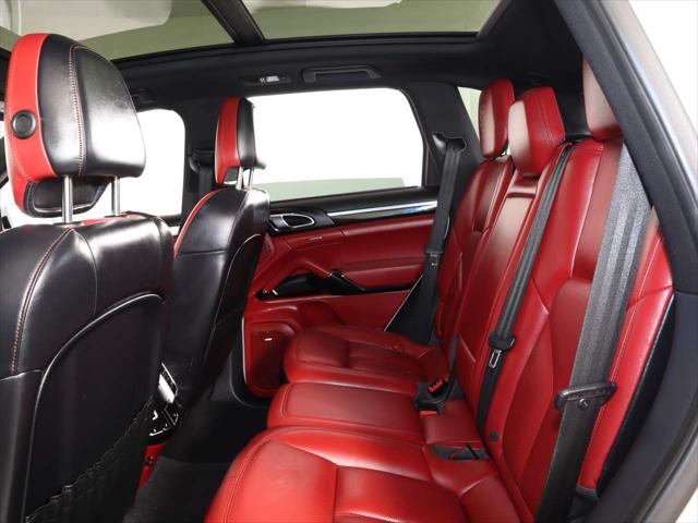 2017 Porsche Cayenne Platinum Edition