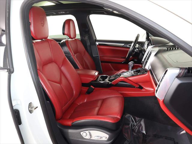 2017 Porsche Cayenne Platinum Edition