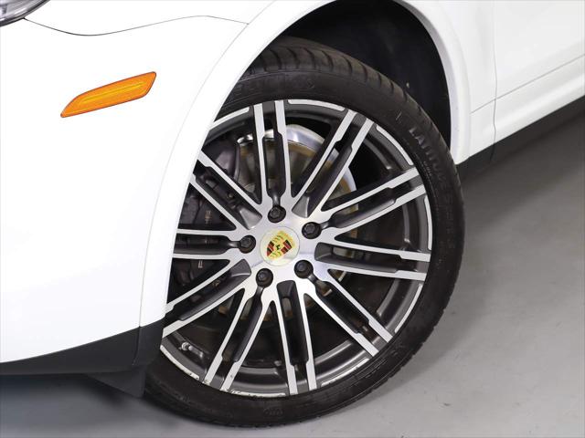 2017 Porsche Cayenne Platinum Edition