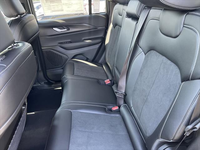 2025 Jeep Grand Cherokee Altitude X 4x4