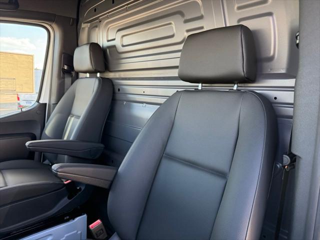 2026 Mercedes-Benz Sprinter Cargo Van Standard Roof 4-Cyl Diesel HO