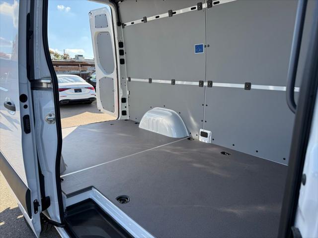 2026 Mercedes-Benz Sprinter Cargo Van Standard Roof 4-Cyl Diesel HO