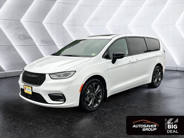 2026 Chrysler Pacifica Select for sale in Saint Johnsbury, VT