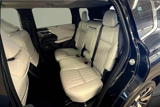 2025 Mitsubishi Outlander PLATINUM EDITION 2.5 S-AWC