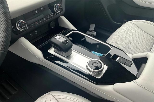 2025 Mitsubishi Outlander PLATINUM EDITION 2.5 S-AWC