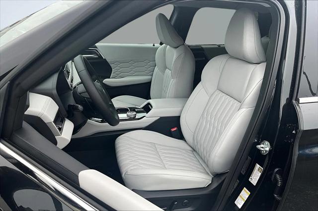 2025 Mitsubishi Outlander PLATINUM EDITION 2.5 S-AWC