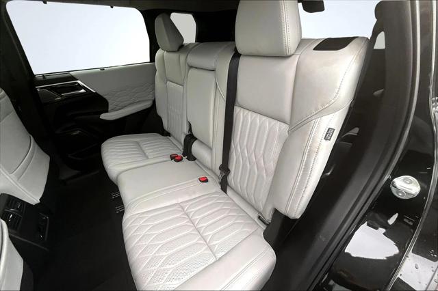 2025 Mitsubishi Outlander PLATINUM EDITION 2.5 S-AWC