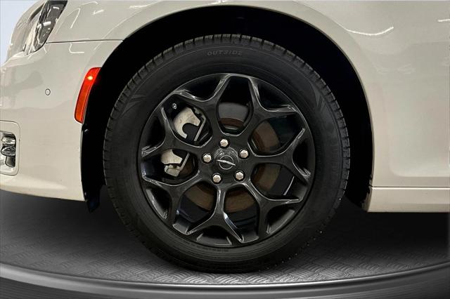 2022 Chrysler 300 Touring L AWD