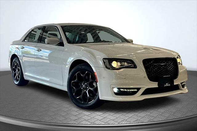 2022 Chrysler 300 Touring L AWD