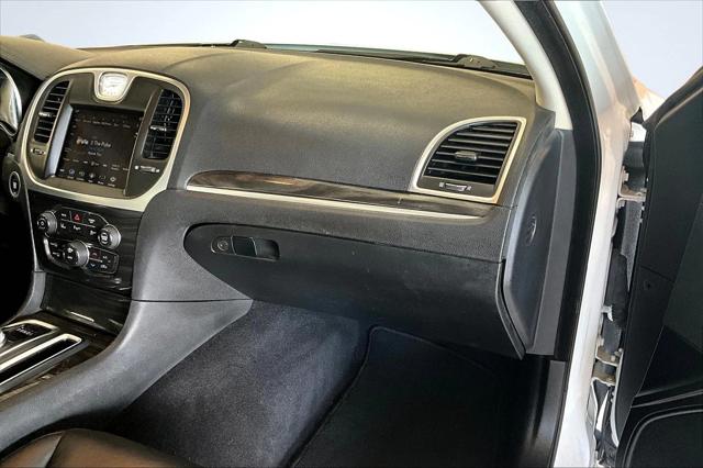 2022 Chrysler 300 Touring L AWD