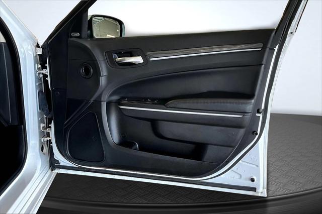 2022 Chrysler 300 Touring L AWD