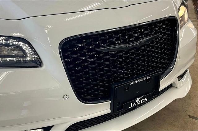 2022 Chrysler 300 Touring L AWD