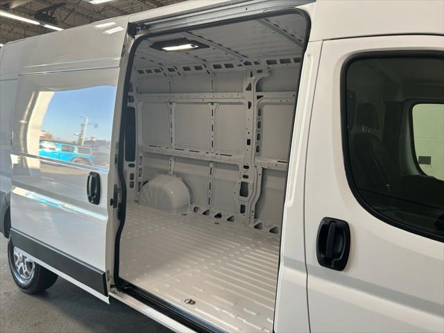 2026 Ram ProMaster Cargo Van SLT