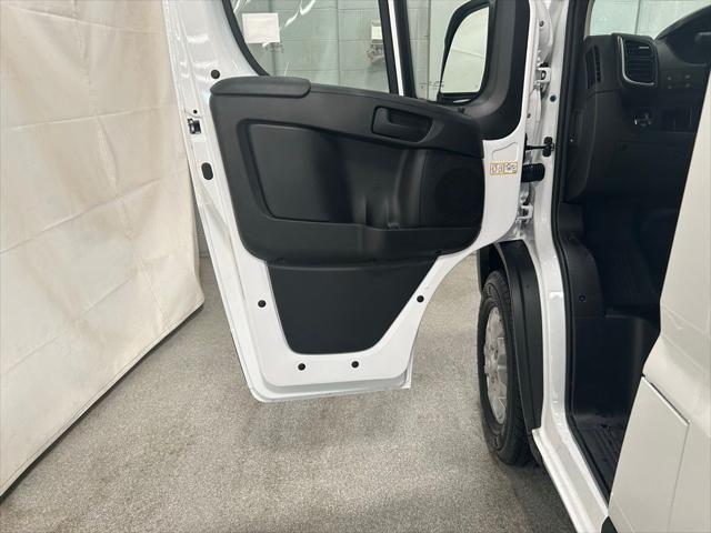 2026 Ram ProMaster Cargo Van SLT