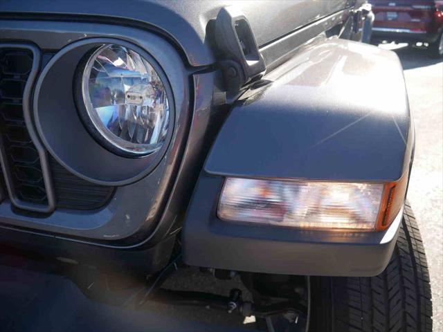 2025 Jeep Gladiator Sport S