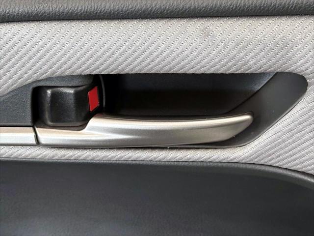 2025 Toyota Camry SE [8]