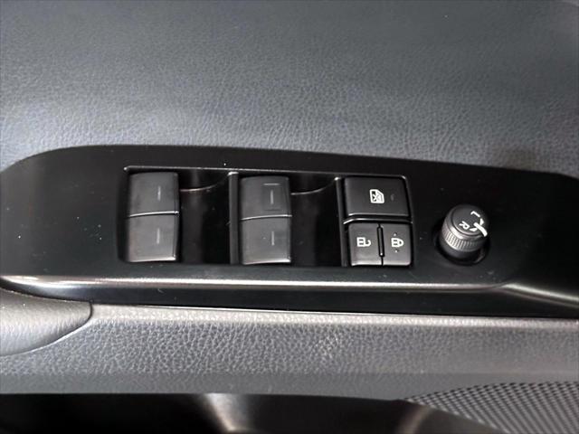 2025 Toyota Camry SE [9]