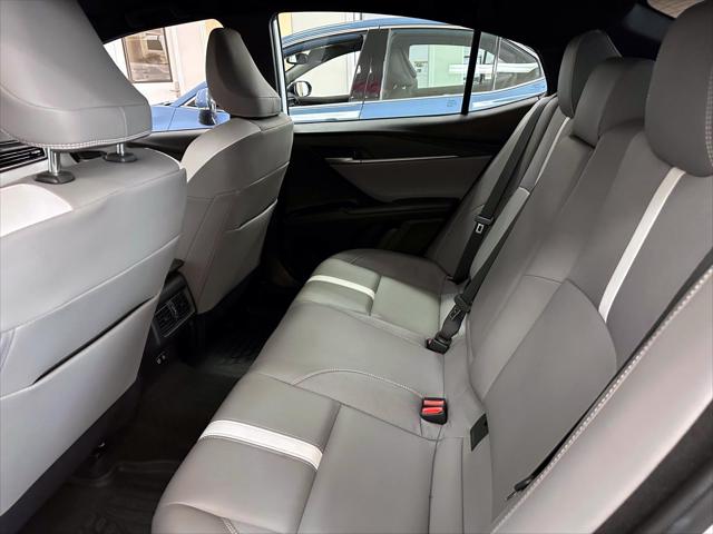 2025 Toyota Camry SE [12]